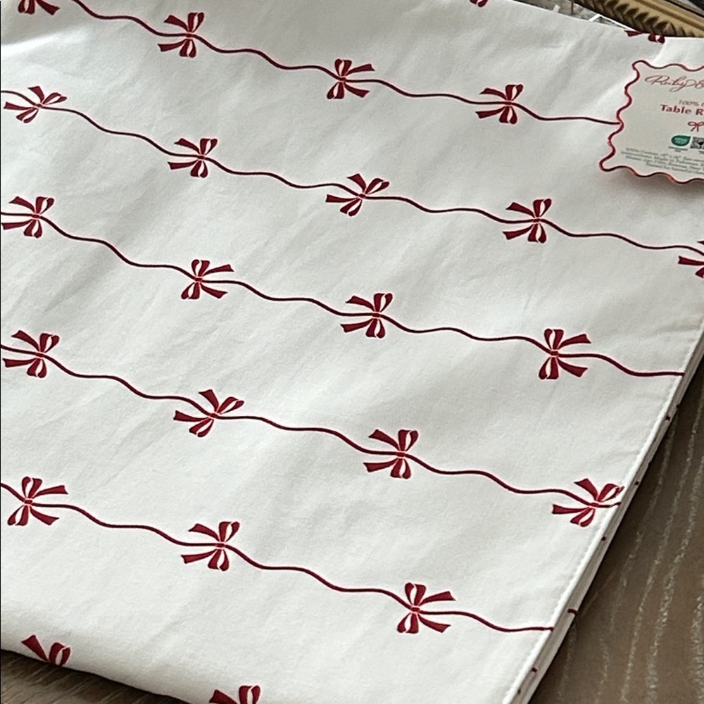 NWT! Shabby Chic Coquette Ribbon & Bow Red and White Table Runner - Picture 4 of 5